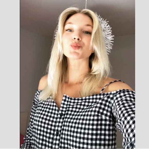 Urban Outfitters Gingham Top - Picture 2 of 8